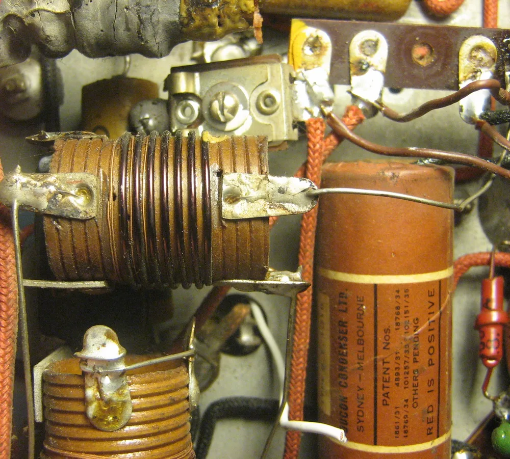 Point-to-point wiring and components inside a 1930s radio